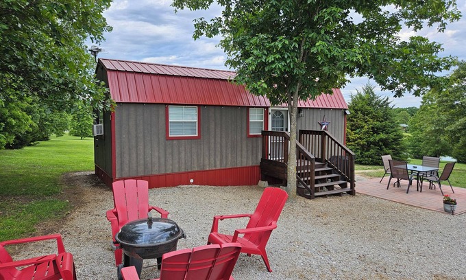 Warsaw Cabin | Pet friendly cabin with King bed