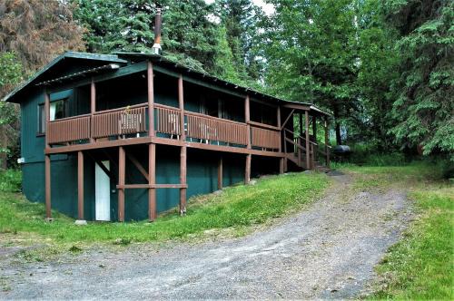 Cooper Landing House | Pet-Friendly Cottage with a Wood-Burning Stove in Chugach National Forest, Alaska