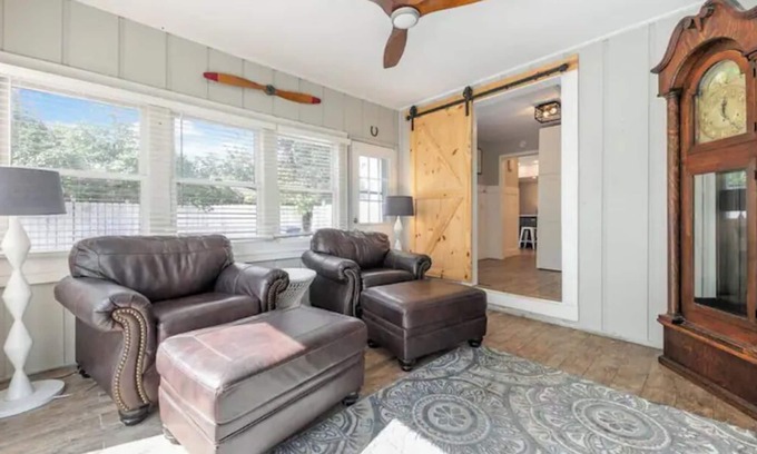 Naperville House | Pet Friendly Cozy North Naperville 3 BED/2 BA Home