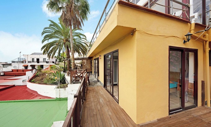 San Marcos Apartment | Pet-Friendly Apartament Bali with Mountain View, Sea View, Wi-Fi & Terrace