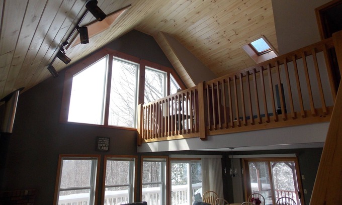 Moultonborough House | Pet Friendly getaway sleeps 8n