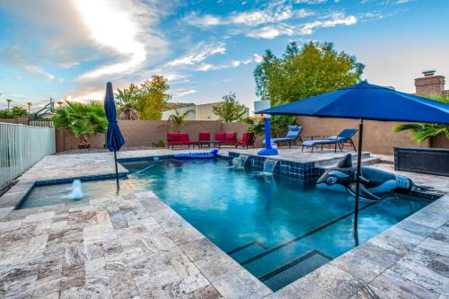 Saddleback Hills House | Pet-Friendly Glendale Home with Pool and Putting Green
