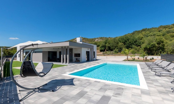 Lovrec House | Pet friendly home in Lovrec