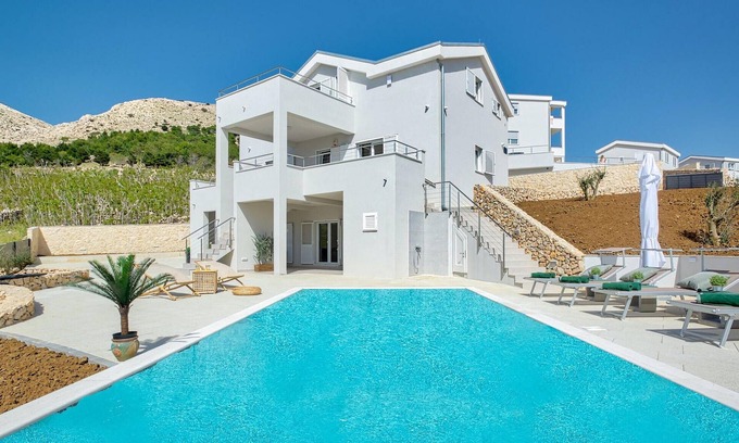 Metajna House | Pet friendly home in Metajna