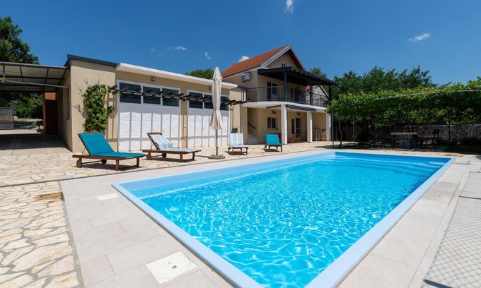 Zaton Obrovacki House | Pet friendly home in Obrovac with WiFi