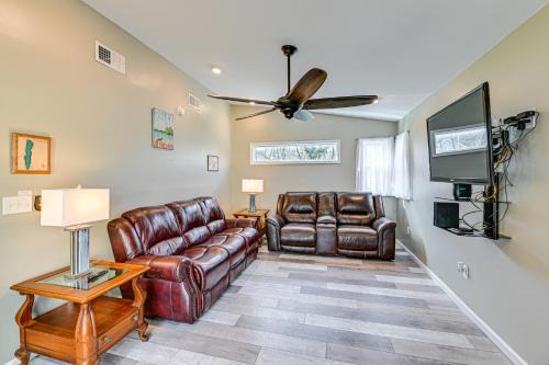 Town of Richmond House | Pet-Friendly Honeoye Cottage Rental Walk to Lake!