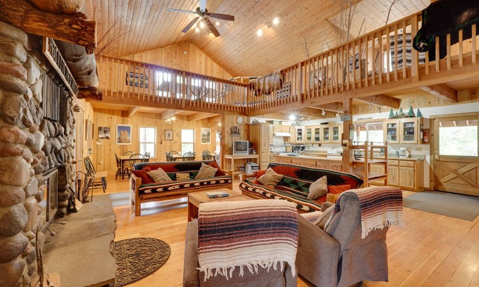 Fort Klamath House | Pet-Friendly House w/Deck: Near Crater Lake!