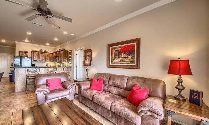 Gruene Condo | Pet Friendly in Historic Gruene, TX! Walk to shops, dining and Gruene Hall!