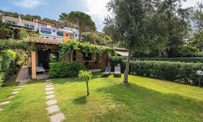 Geremeas House | Pet-Friendly Holiday Home “Casa Anna” next to the Beach with Sea Views