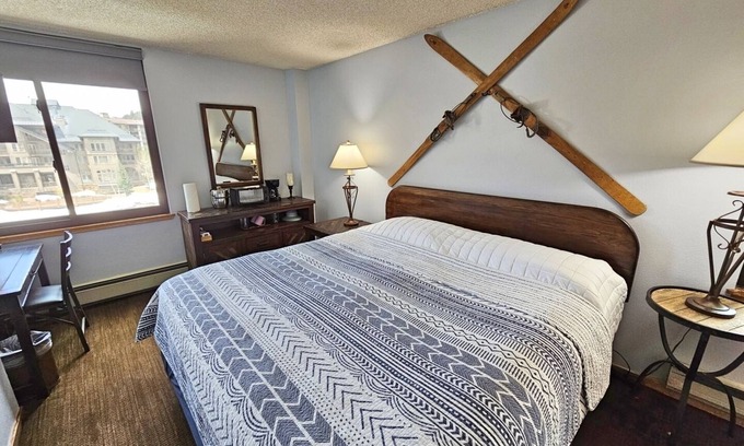 Copper Mountain Village Condo | Pet Friendly large 1 bedroom. 444/446 Full Size Kitchen Center Village Copper Mountain Parking,
