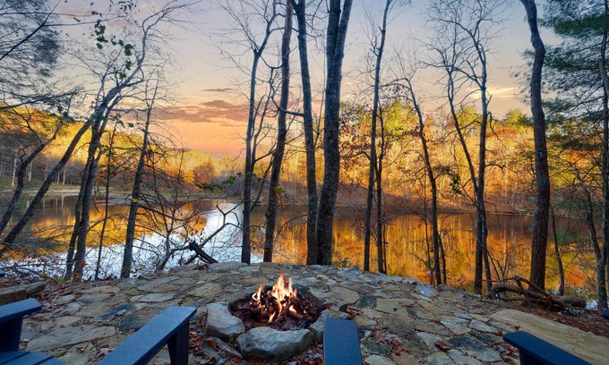 Hidden Lake Cabin | Pet-Friendly-Lakefront Cabin w/Amazing Views-Hot Tub