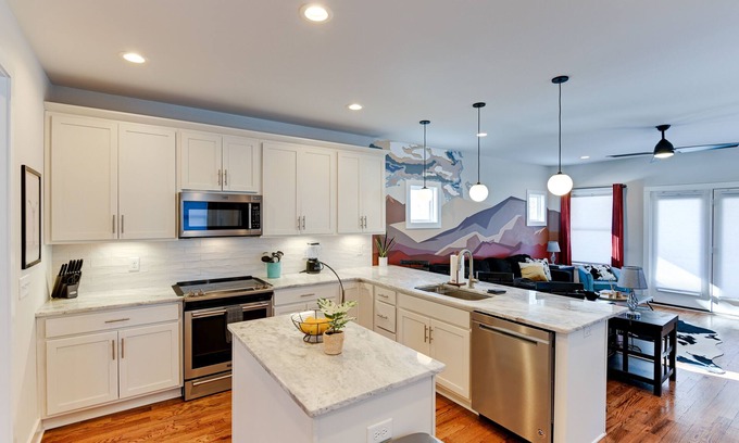 North Nashville House | Pet-Friendly Nashville Retreat ~ 3 Mi to Downtown!
