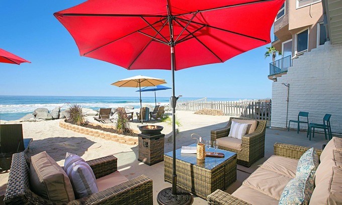 South Oceanside House | Pet Friendly Oceanfront Unit in Oceanside P1315-3
