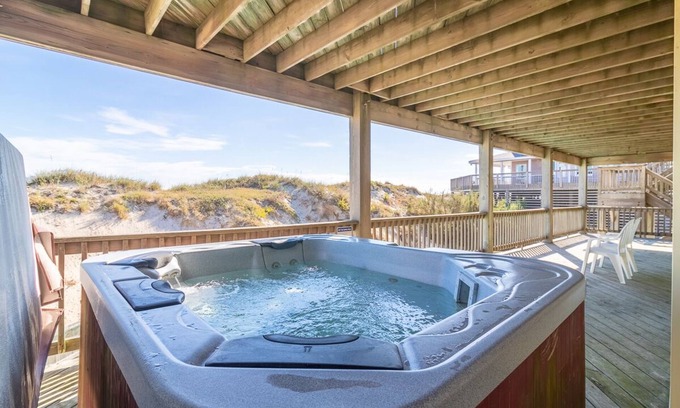 Carova Beach House | Pet-friendly oceanfront treasure on the 4x4 beaches!