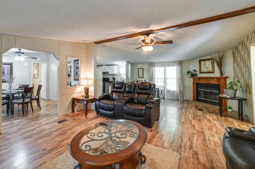 Springville House | Pet-Friendly Springville Home Near Kentucky Lake!