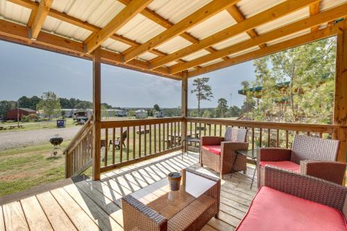 Salesville Apartment | Pet-Friendly Salesville Haven 3 Mi to Norfork Lake