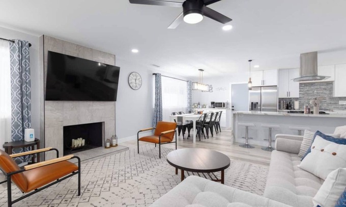 Clairemont Mesa House | Pet-Friendly SoCal Retreat Near Beach 3BD 2BA