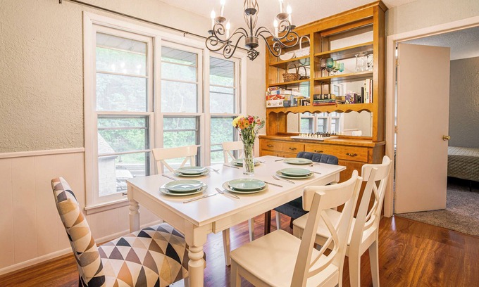 Highland House | Pet-Friendly St Paul Home: Fireplace & Office Area