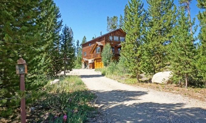 Grand Lake Condo | Pet Friendly Studio Condo, High Quality Finishes