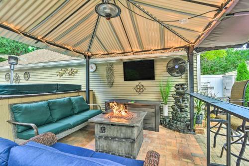 Taylor House | Pet-Friendly Taylor Home with Backyard Oasis!