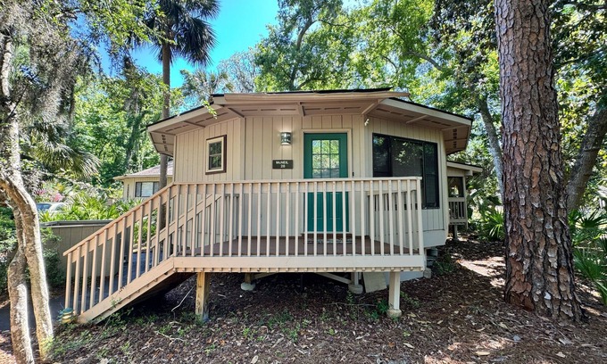 Night Heron House | Pet Friendly Night Heron Bungalow - 2 Bedroom, 2 Bath, 5m walk to beach and pool