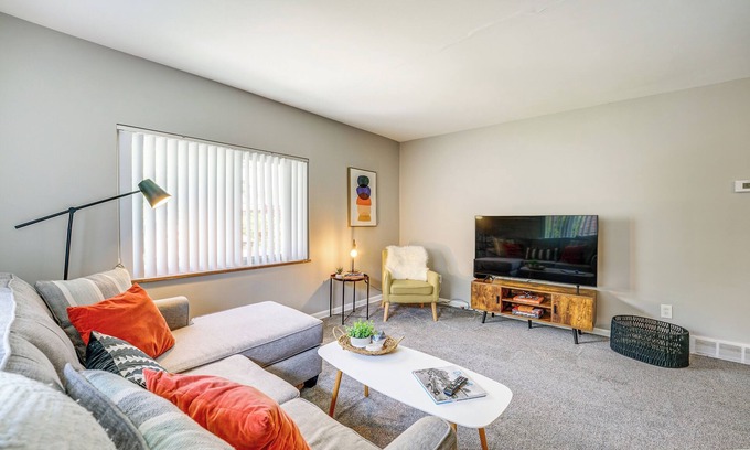 Wyandotte Apartment | Pet-Friendly Wyandotte Apt Near Bishop Park!