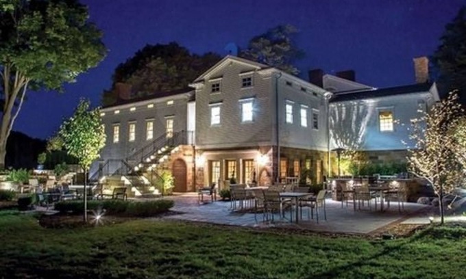 Farmdale Bed & Breakfast | Peter Allen Inn & Event Center