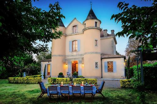 Seyches Villa | Petit Château Le Bouge, entire house - logement entier