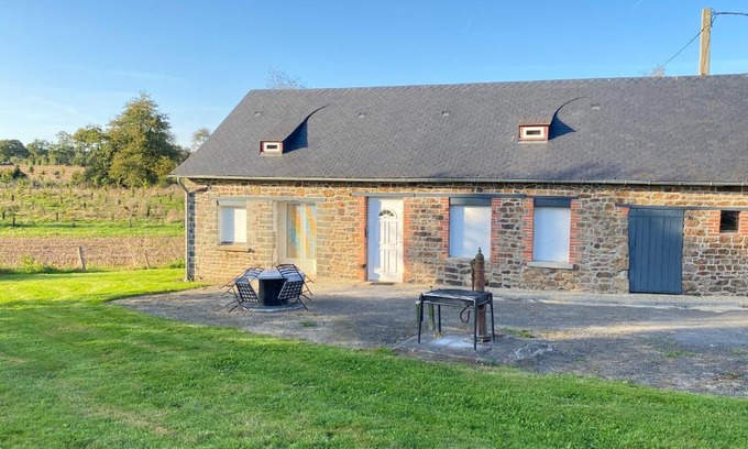 La Pellerine House | Petite maison dans la prairie