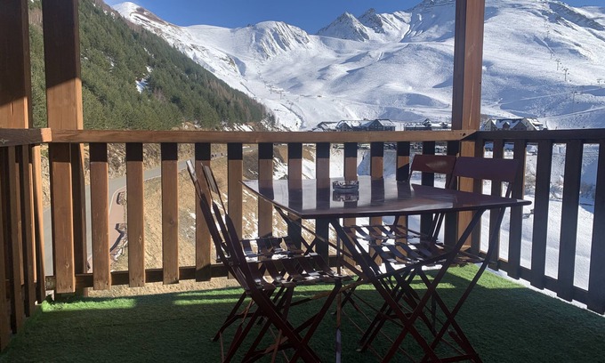 Peyragudes Apartment | PEYRAGUDES - BACK ON SKIS - Sleeps 8
