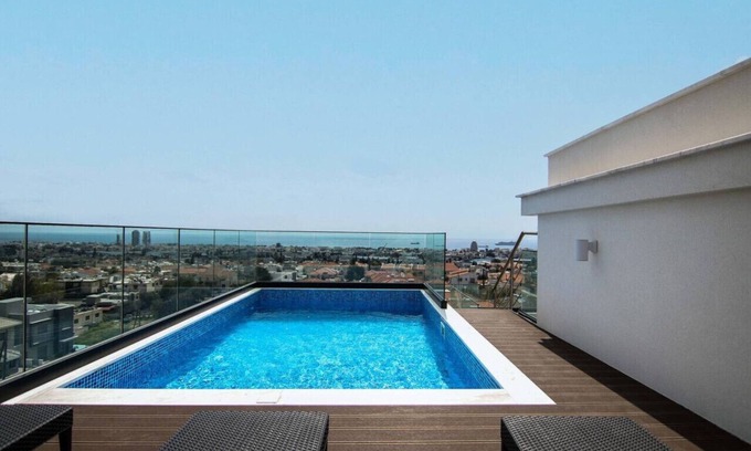 Agios Athanasios Apartment | Phaedrus Living: Sea View Anna Residence 301