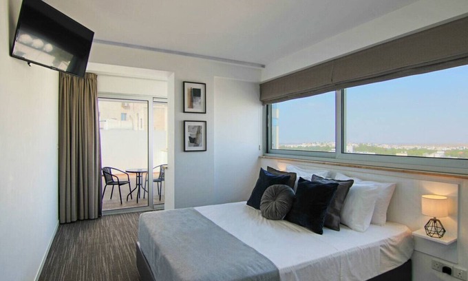 Acropolis Apartment | Phaedrus Living: Luxury Suite Nicosia 501