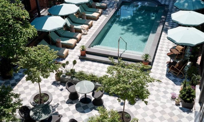 Fishtown Hotel | Philadelphia Getaway – 3 Trendy Queen Suites Near Cafés, Museums & Shopping
