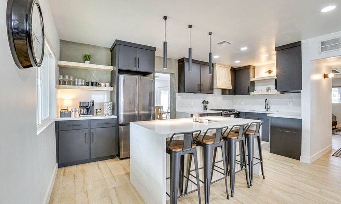 Camelback East House | Phoenix Home: Pool, Hot Tub, Putting Green + More!