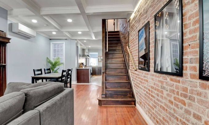 H Street Corridor House | Phoenix's Place - Capitol Hill