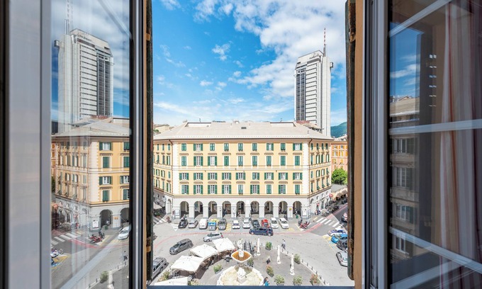 San Vincenzo Apartment | Piazza Colombo House Historic Center, Genova, Italy