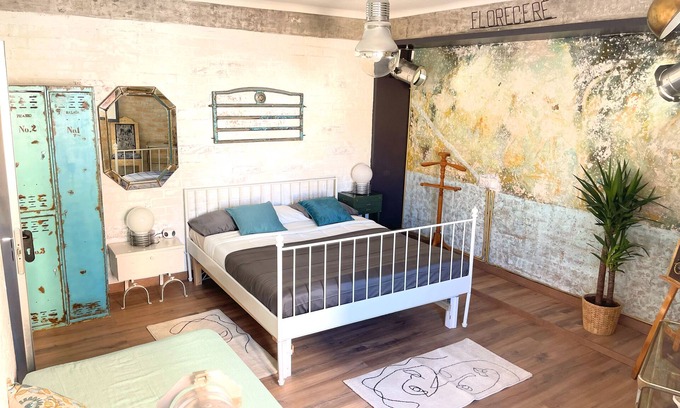 La Victoria Apartment | Picasso loft art design apartment, in centre Malaga