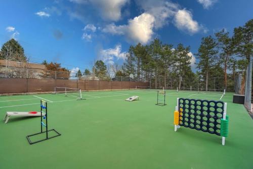 Park Vista House | Pickleball Palace Courts & Games & Hot Tub & BBQ