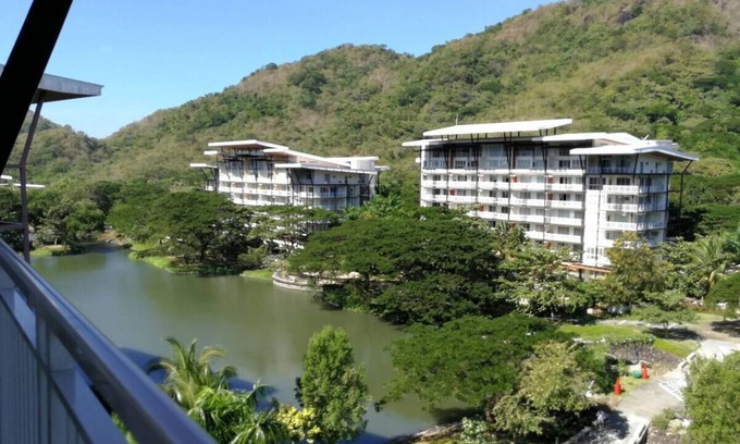Nasugbu Apartment | Pico de Loro Beach and Country Club 3br6 Penthouse