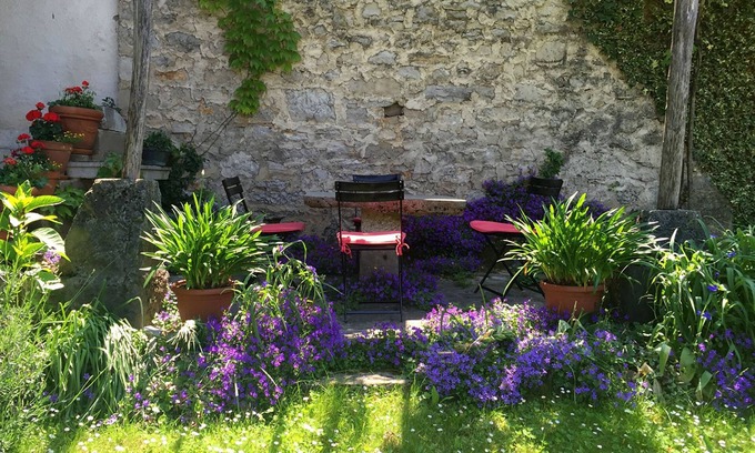 Sezana Cottage | Picturesque Stone Cottage