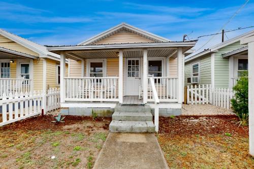 Kure Beach House | Pier View Cottage Unit 2