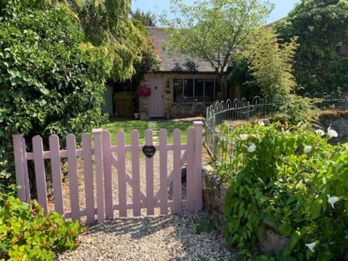 Wickhamford House | Piglet Cottage