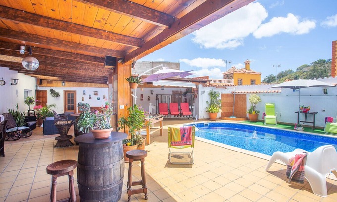 Teror Cottage | Pilar's Canarian house with pool in Teror
