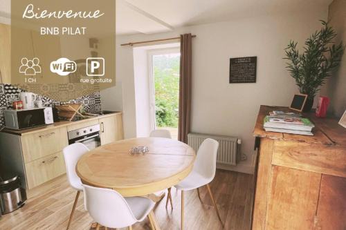 Saint-Galmier Apartment | PILAT - Charmant T2 rénové dans des anciennes écuries