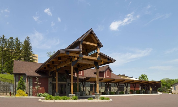 Mechanicsville Hotel | Pine Barn Inn