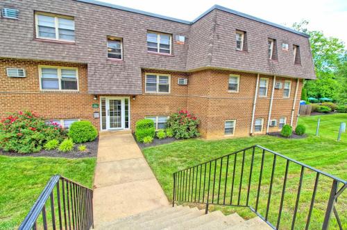 Newark Apartment | Pine Brook 618 I Cozy & Roomy I Gym & Pool