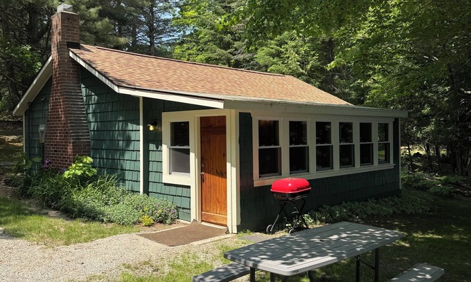 Alden Cabin | PINE COTTAGE - Pet Friendly Lakefront Cottage on Thayer Lake