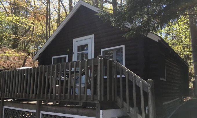 Lincolnville Cottage | Pine Grove Cottages: Cottage 4: Studio Cottage - Pet Friendly