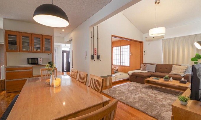 Chatan House | Pine House in ARAHA