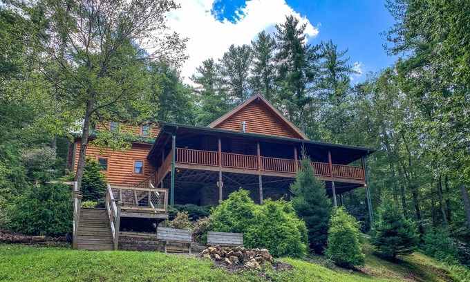Jefferson Cabin | Pine Log Lodge Available Labor Day Weekend!